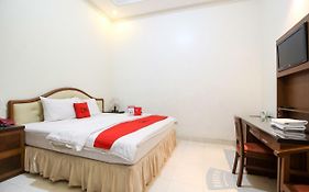Reddoorz Plus @ Tegal Panggung